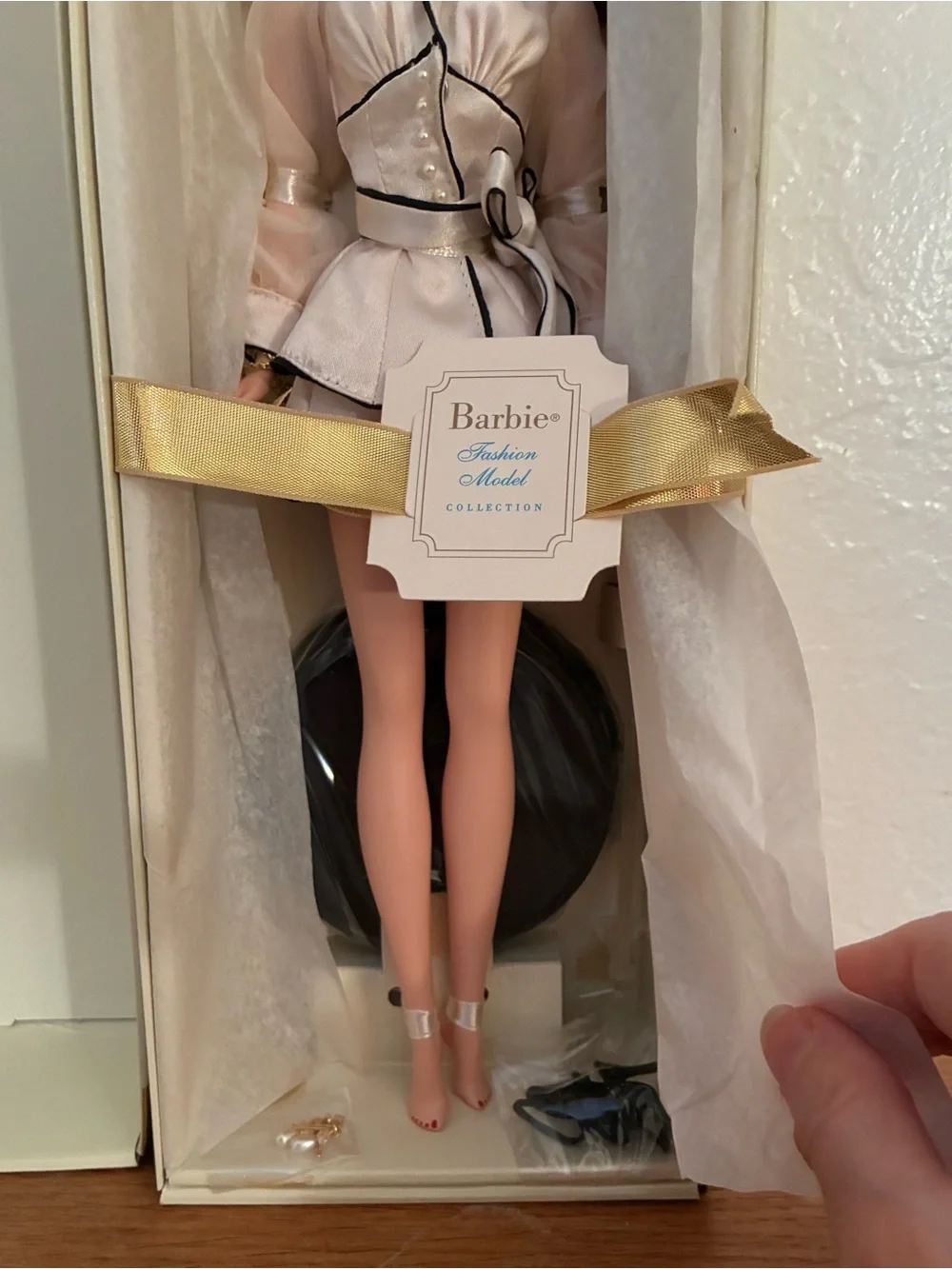 2004 Barbie Fashion Model Collection Suite Retreat Silkstone NRFB